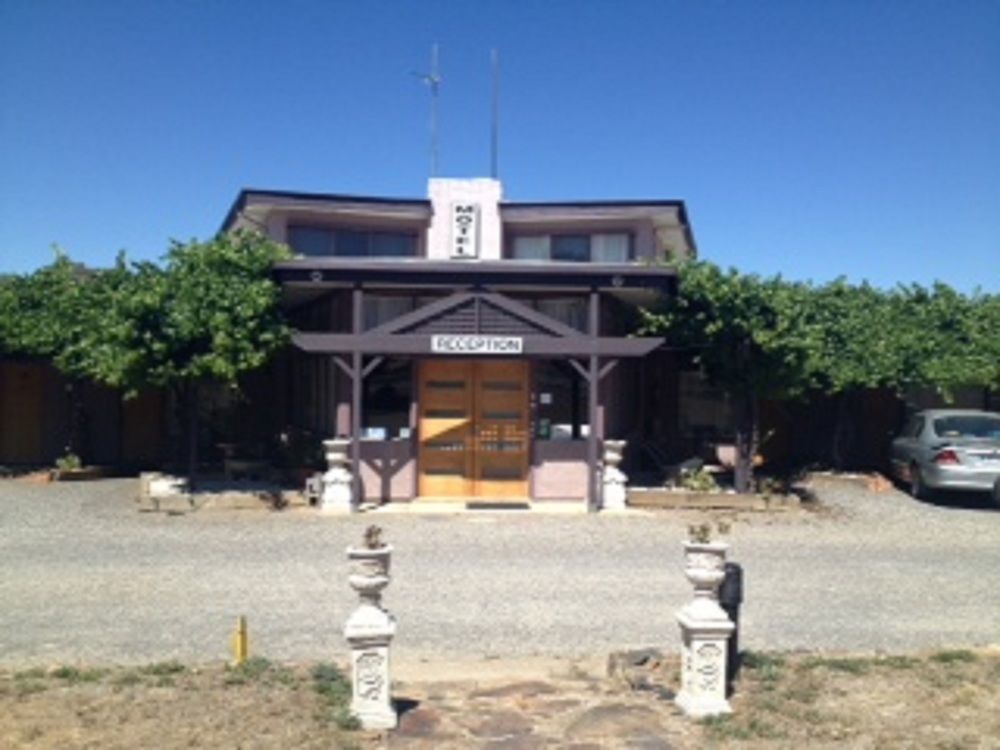 Stawell'S London Motor Inn Exterior photo