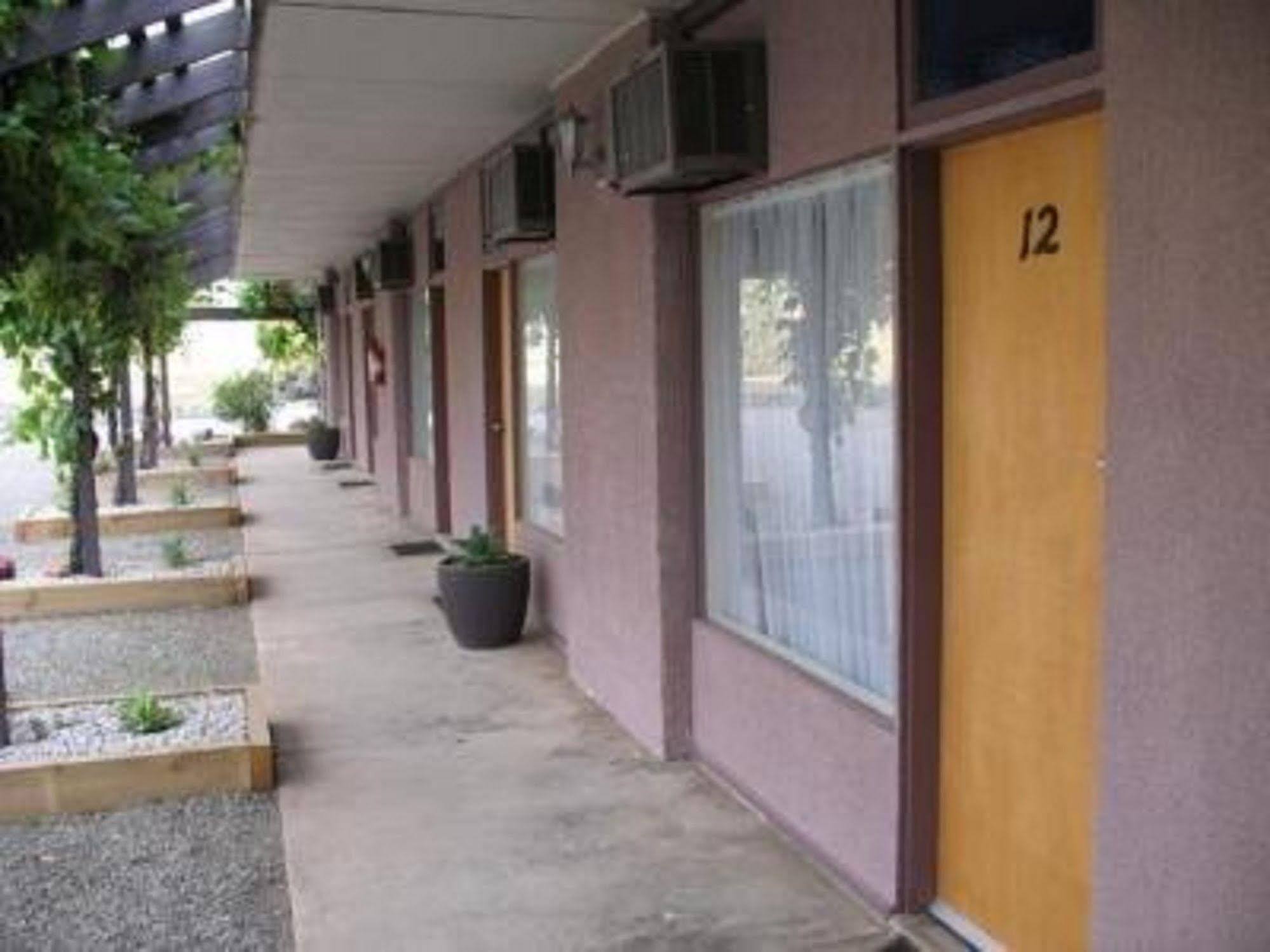Stawell'S London Motor Inn Exterior photo