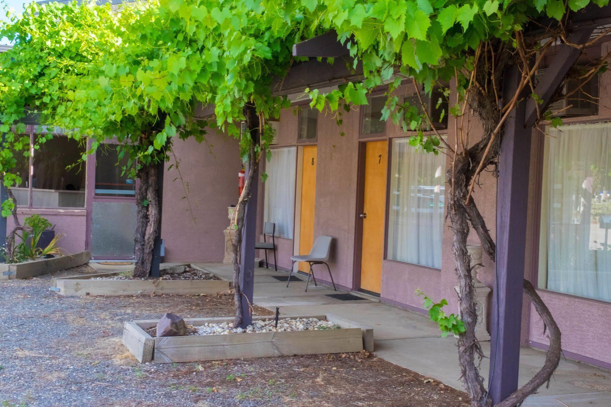Stawell'S London Motor Inn Exterior photo