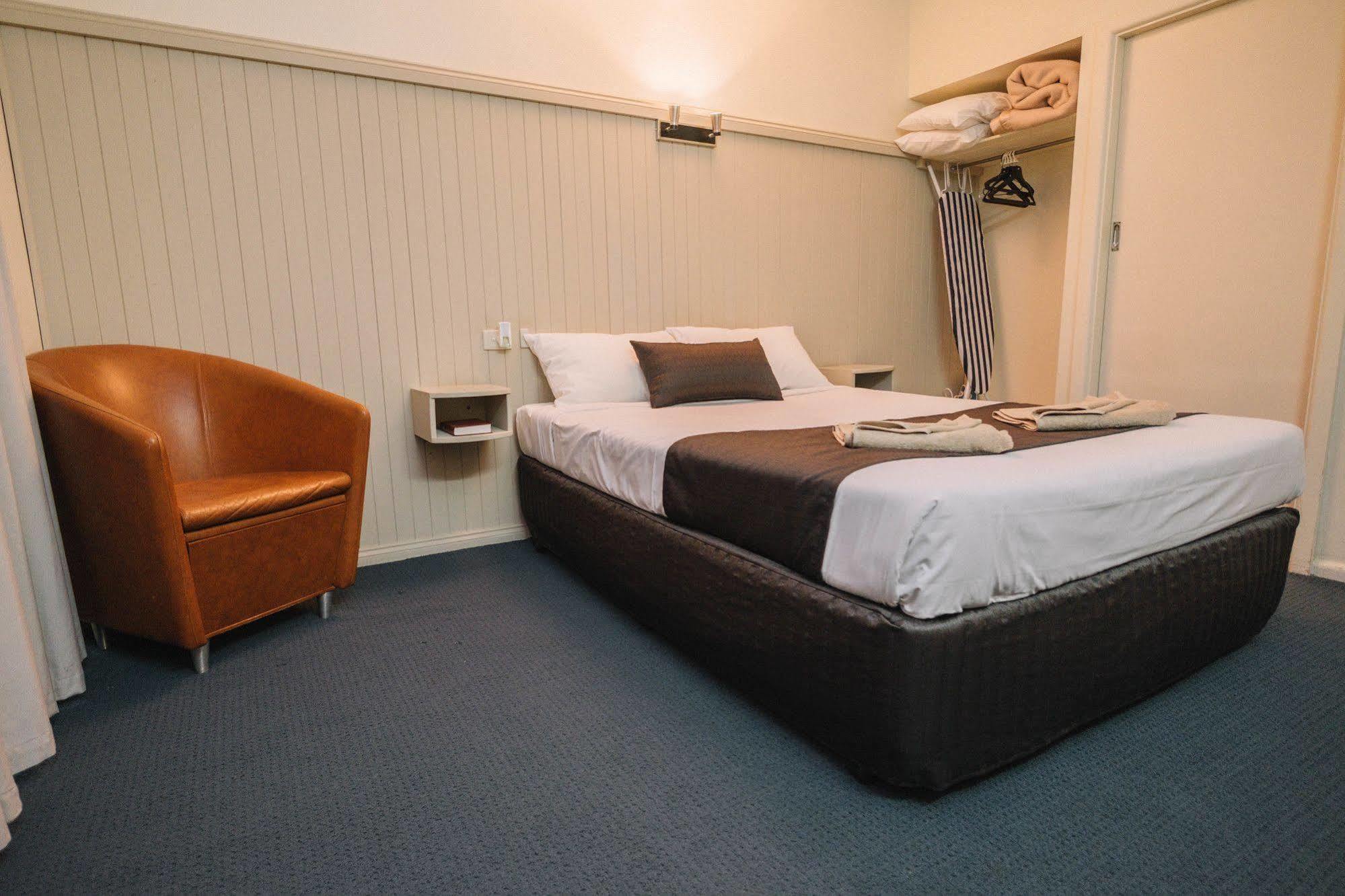 Stawell'S London Motor Inn Exterior photo